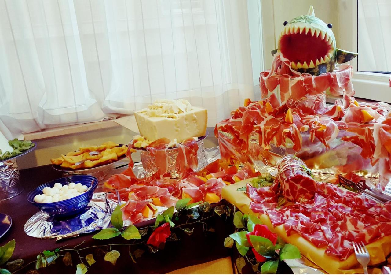 Hotel Gala Pesaro Luaran gambar