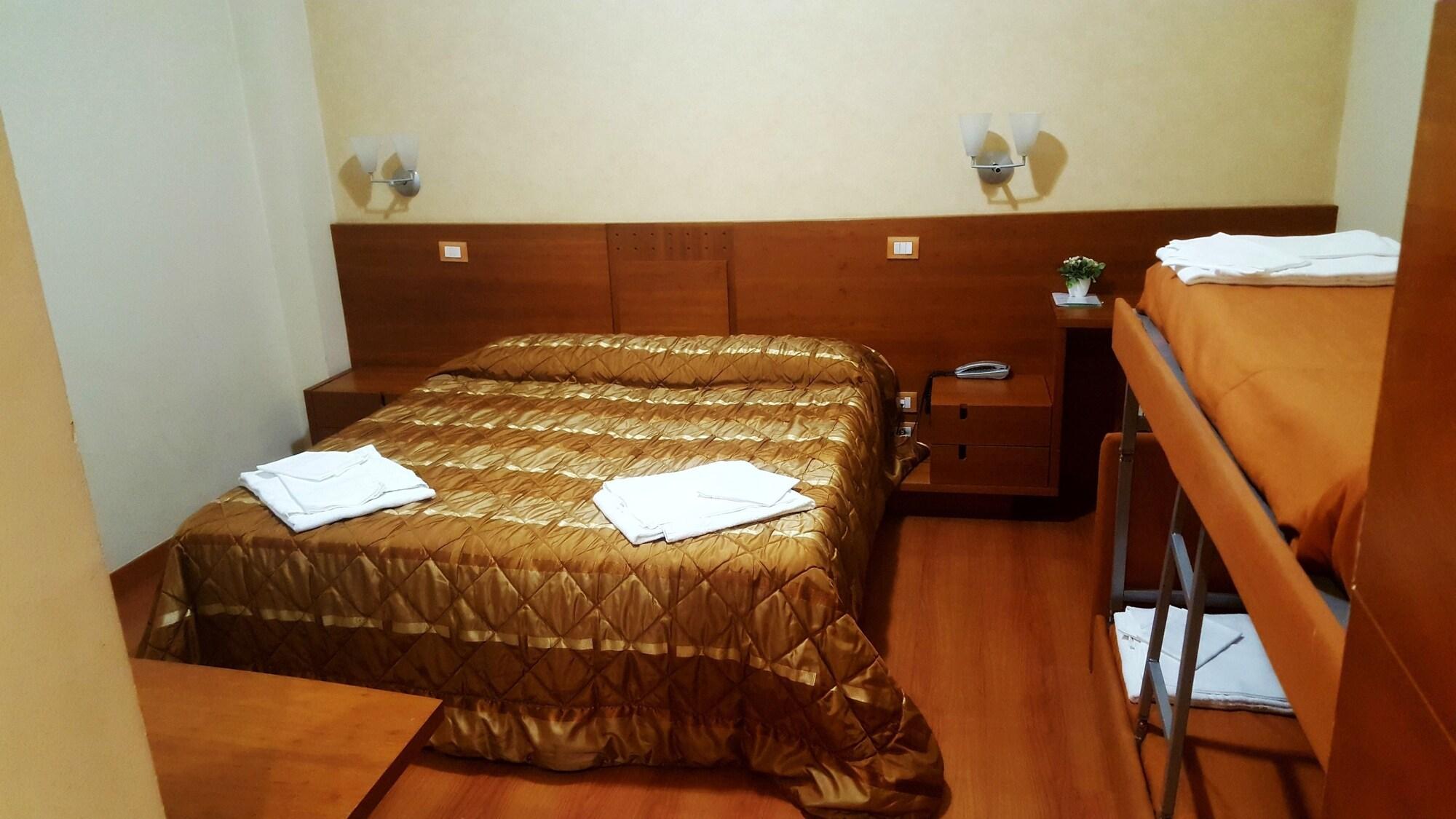Hotel Gala Pesaro Luaran gambar