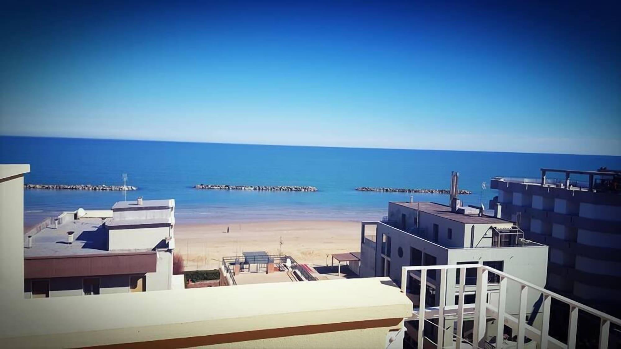 Hotel Gala Pesaro Luaran gambar