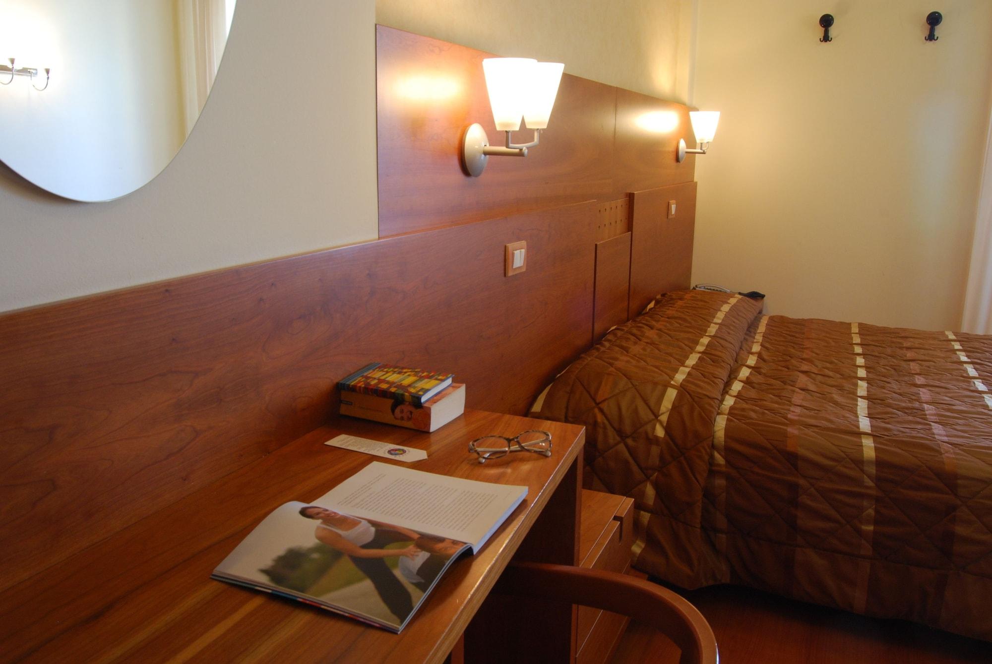 Hotel Gala Pesaro Luaran gambar
