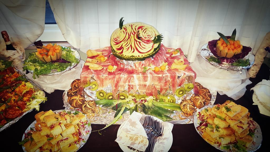 Hotel Gala Pesaro Luaran gambar