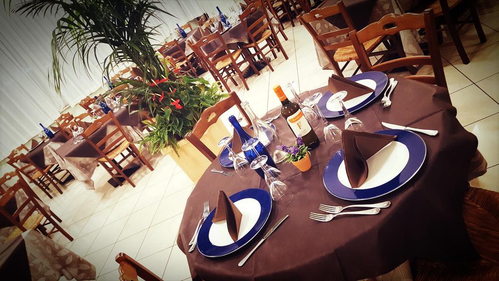Hotel Gala Pesaro Luaran gambar