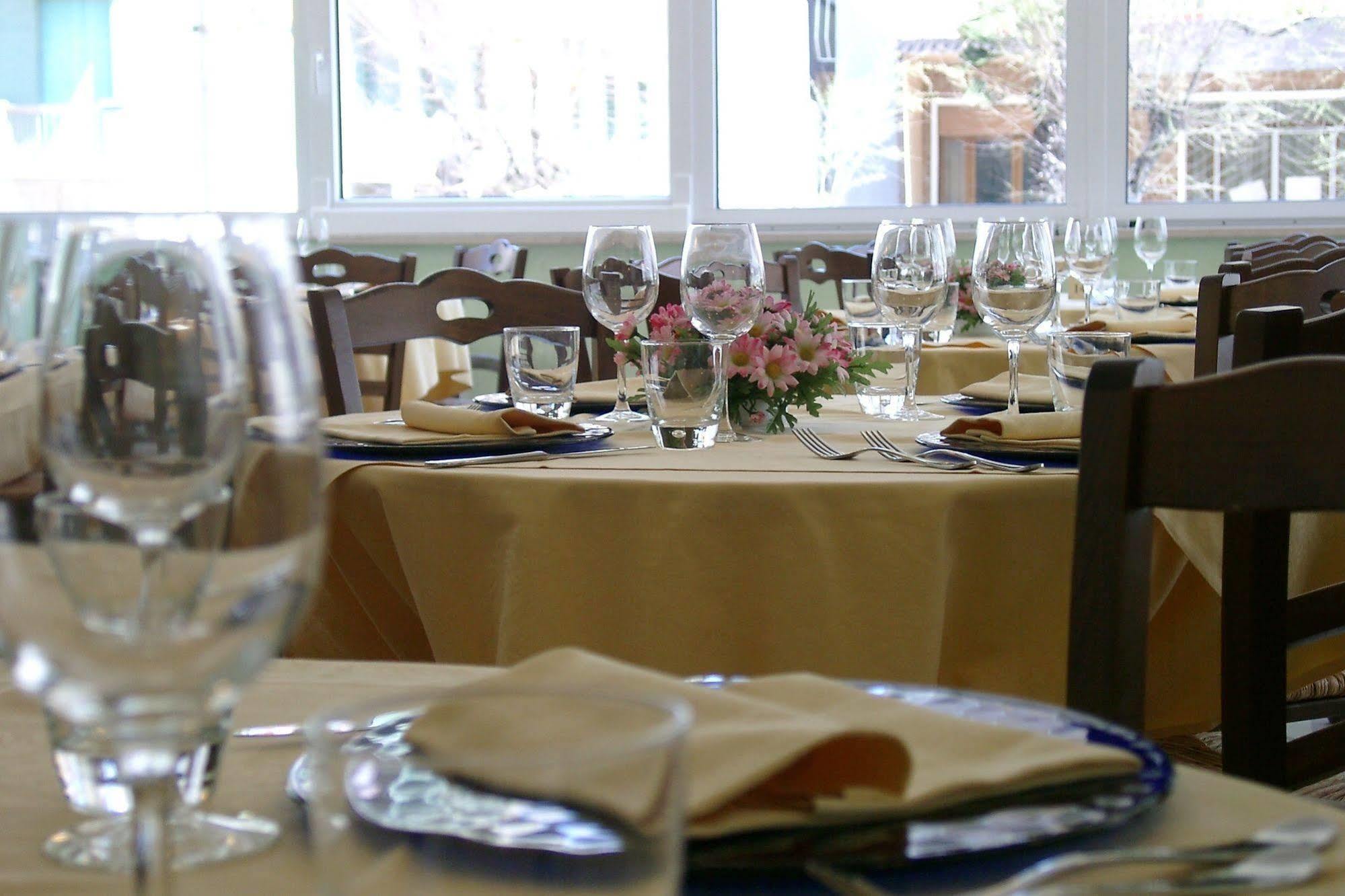 Hotel Gala Pesaro Luaran gambar